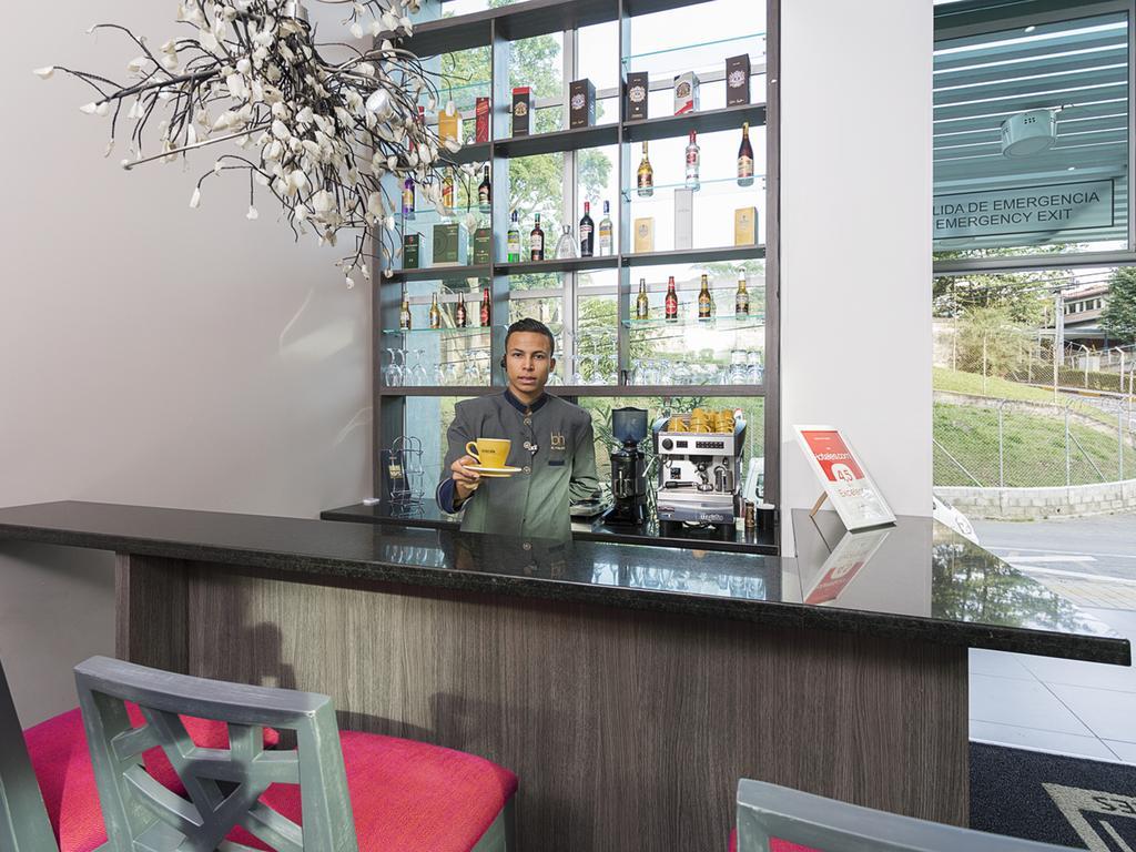 Hotel Bh El Poblado 메딜린 외부 사진